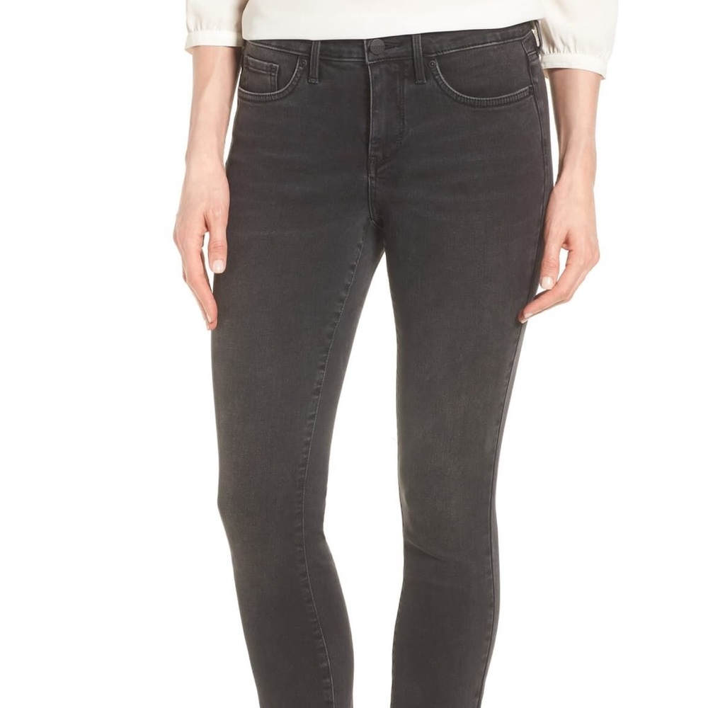 AMI Skinny